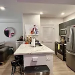 Allura Little Italy - 2 Bedroom In Downtown\'S Top Spot