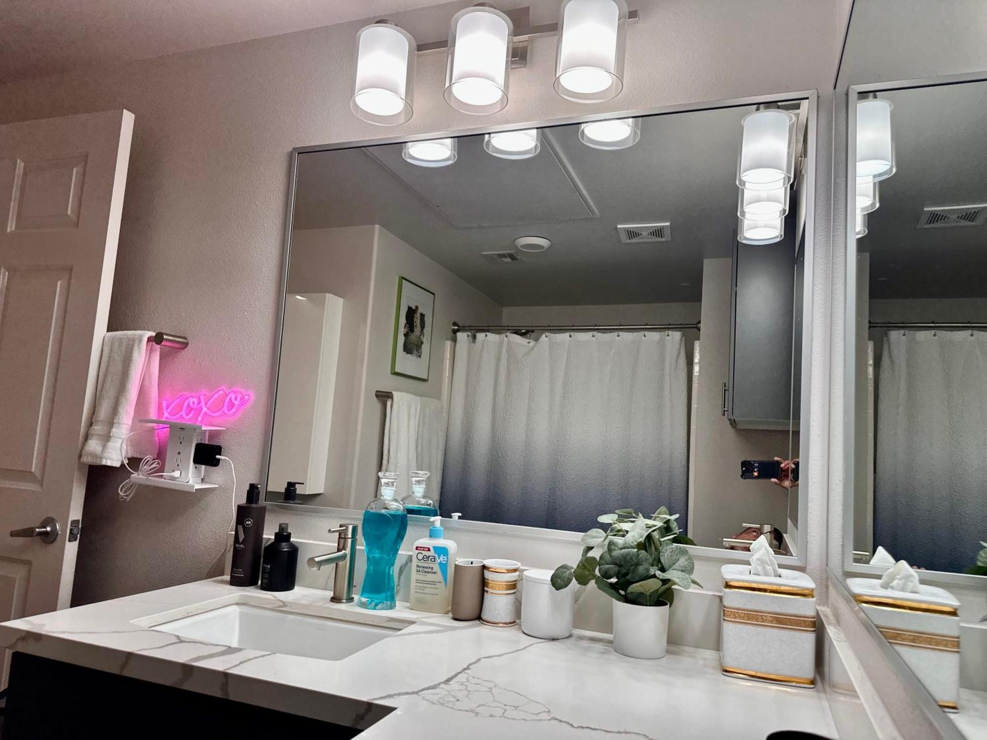 Allura Little Italy - 2 Bedroom In Downtown's Spot *