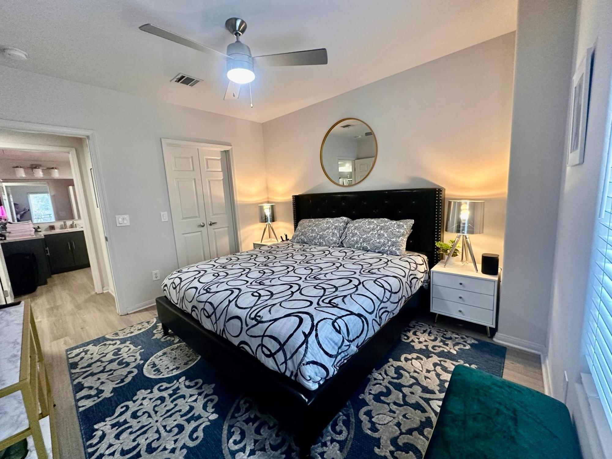 Allura Little Italy - 2 Bedroom In Downtown's Spot *