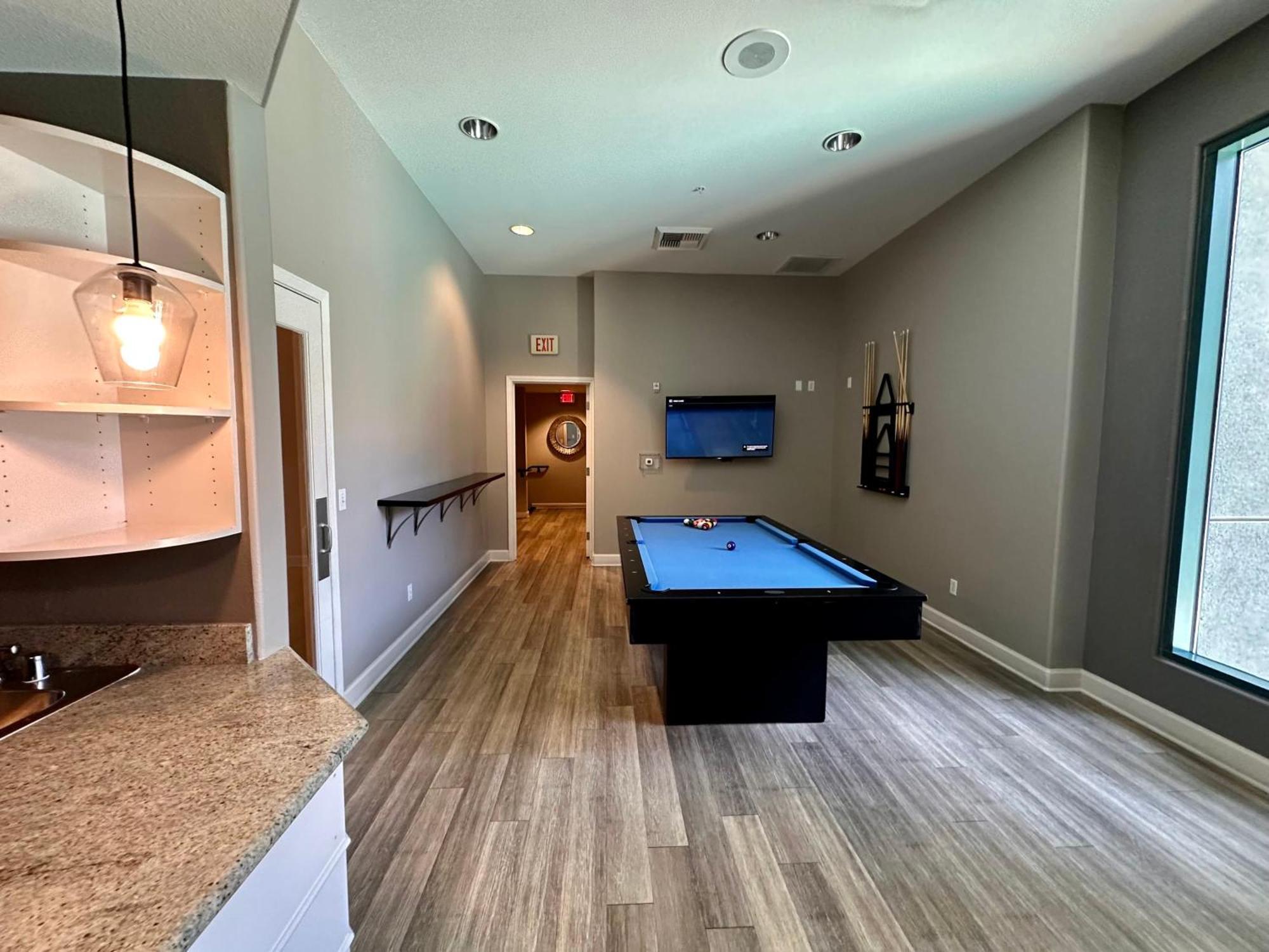 Allura Little Italy - 2 Bedroom In Downtown's Spot Apartment *